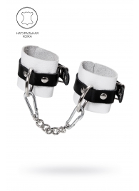 Бело-черные кожаные наручники с одним ремешком с люверсами - Pecado - купить с доставкой в Казани