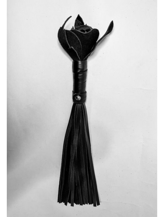 Черная кожаная плеть с розой в рукояти - 40 см. - БДСМ Арсенал - купить с доставкой в Казани