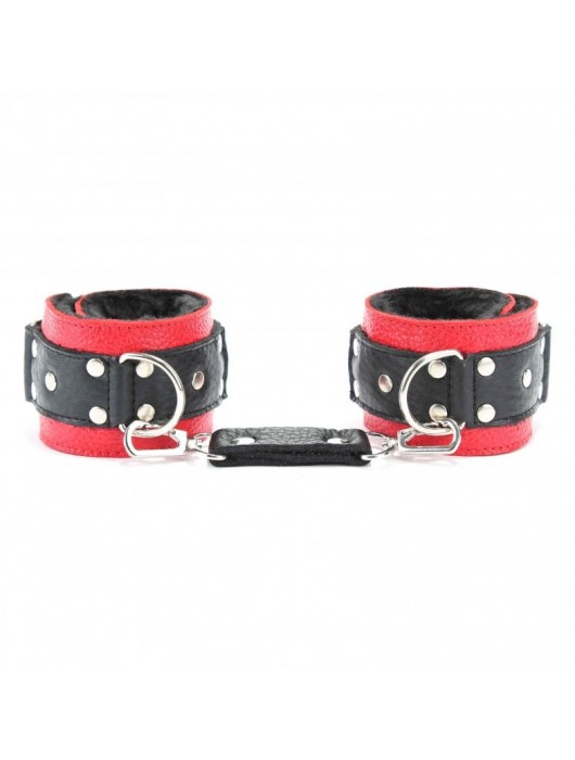 Красно-чёрные кожаные наручники с меховым подкладом - БДСМ Арсенал - купить с доставкой в Казани