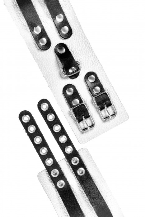 Бело-черные оковы с двумя ремешками и люверсами - Pecado - купить с доставкой в Казани