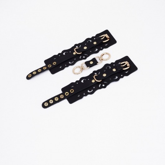 Черные кожаные наручники с узорами и золотистой фурнитурой - Crazy Handmade - купить с доставкой в Казани