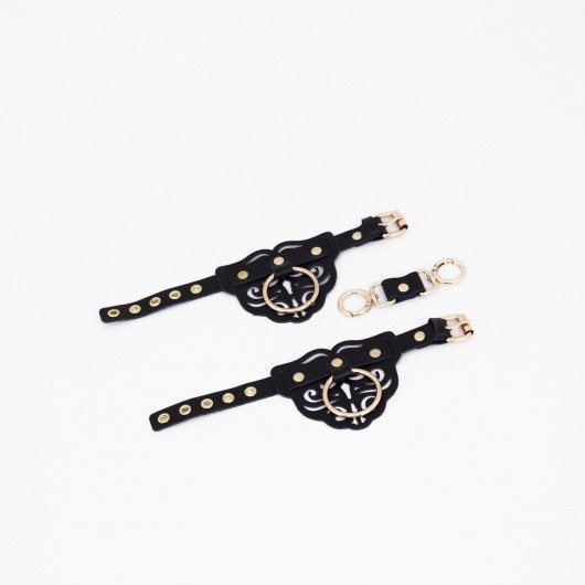 Черные кожаные наручники с клепками, кольцами и золотистой фурнитурой - Crazy Handmade - купить с доставкой в Казани